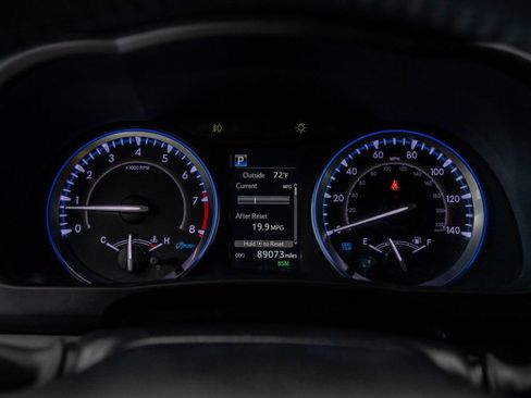 Used 2019 Toyota Highlander SE AWD/4WD image 17