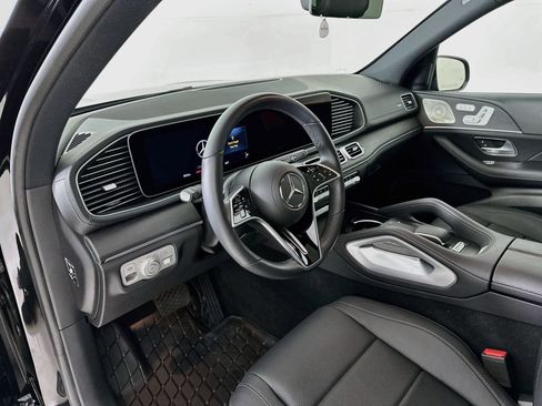 Certified 2025 Mercedes-Benz GLS 450 4MATIC image 10