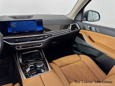 Used 2024 BMW X7 xDrive40i image 25