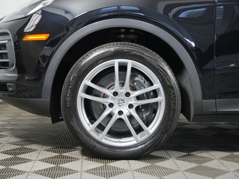 Certified 2023 Porsche Cayenne AWD/4WD image 13
