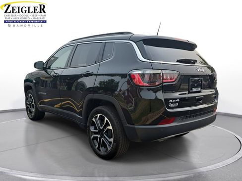 Used 2023 Jeep Compass Limited w/ Sun and Sound Group AWD/4WD image 7
