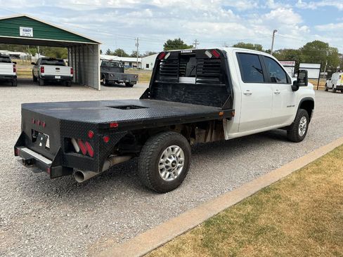 Used 2022 Chevrolet Silverado 2500 LT w/ Convenience Package AWD/4WD image 3