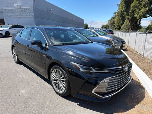 Used 2021 Toyota Avalon Limited w/ Advanced Safety Package FWD image 2