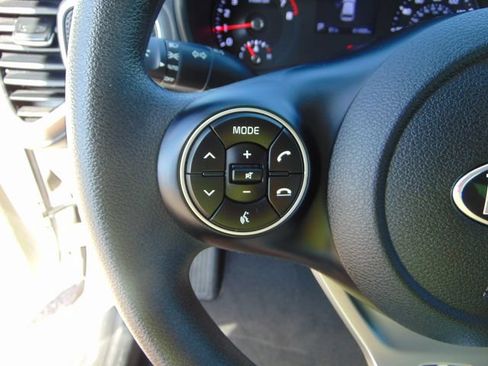 Used 2021 Kia Soul LX FWD image 18