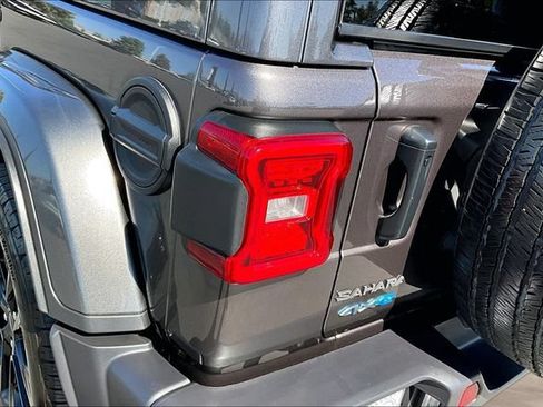 Used 2025 Jeep Wrangler Unlimited Sahara AWD/4WD image 22