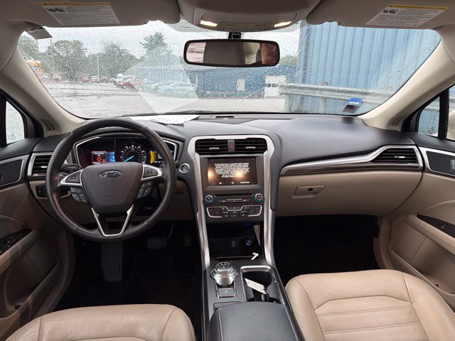 Used 2018 Ford Fusion SE w/ Fusion SE Technology Package AWD/4WD image 3
