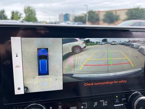 Used 2023 Toyota Highlander Platinum FWD image 19