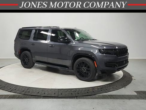 Used 2024 Jeep Wagoneer Series II w/ Convenience Group I image 1