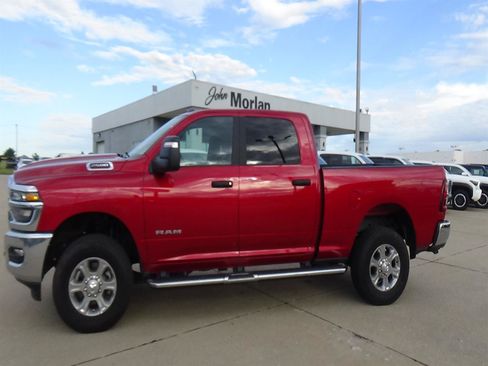 Used 2026 RAM 2500 Big Horn AWD/4WD image 3