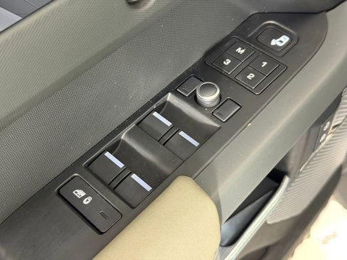 Certified 2021 Land Rover Defender 110 X-Dynamic SE image 23