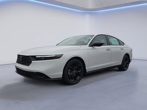 New 2025 Honda Accord SE image 1