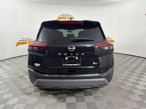 Used 2023 Nissan Rogue SV image 4