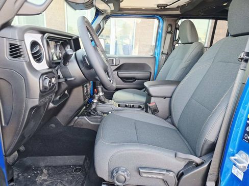 Certified 2025 Jeep Wrangler Sport S image 11