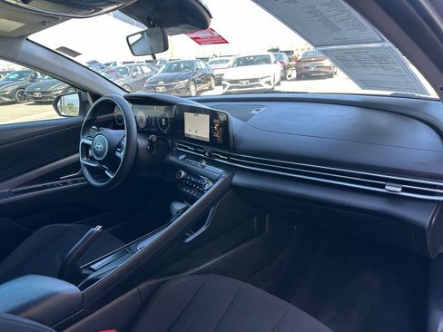 Used 2024 Hyundai Elantra SEL FWD image 29