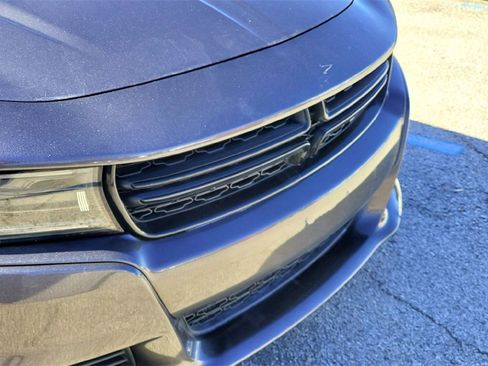 Used 2022 Dodge Charger SXT image 3