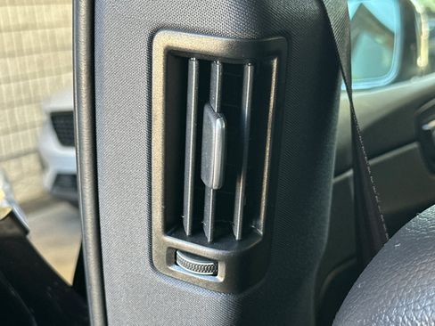 Certified 2025 Volvo XC60 B5 Plus AWD/4WD image 15