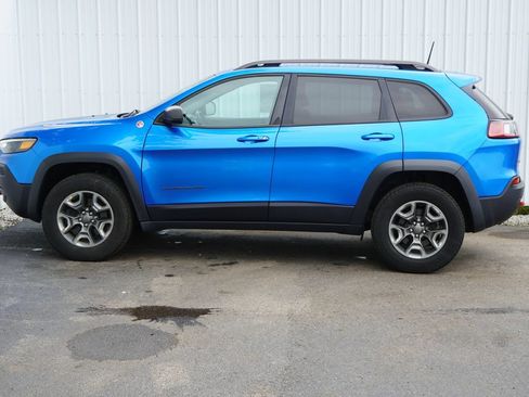 Used 2019 Jeep Cherokee Trailhawk AWD/4WD image 3