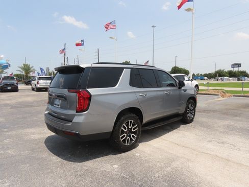 Used 2024 GMC Yukon AT4 w/ Technology Package AWD/4WD image 11