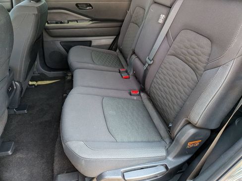 Certified 2025 Nissan Pathfinder SV AWD/4WD image 26
