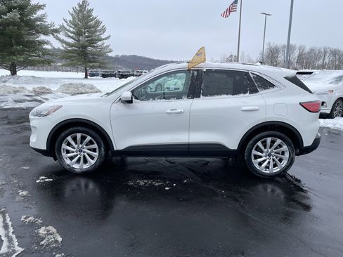 Certified 2022 Ford Escape Titanium w/ Titanium Elite Package image 2