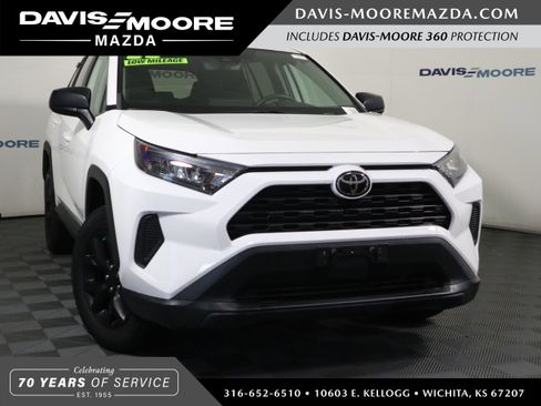 Used 2022 Toyota RAV4 LE image 1
