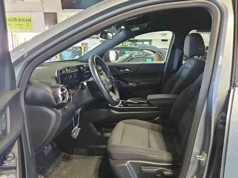 Used 2025 Chevrolet Equinox LT FWD image 4