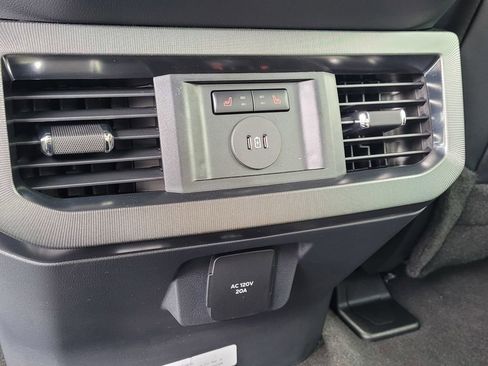 New 2026 Ford F250 Platinum image 33