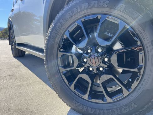 New 2026 Nissan Armada PRO-4X w/ Captain's Chari Seat Package AWD/4WD image 8