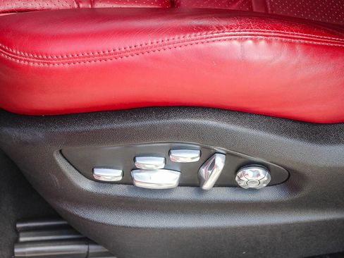 Used 2021 Porsche Cayenne Coupe image 22