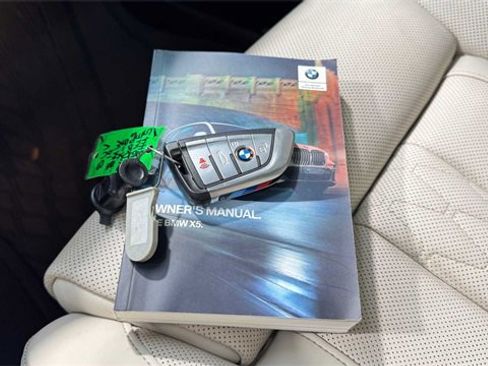 Used 2019 BMW X5 xDrive40i w/ M Sport Package image 26