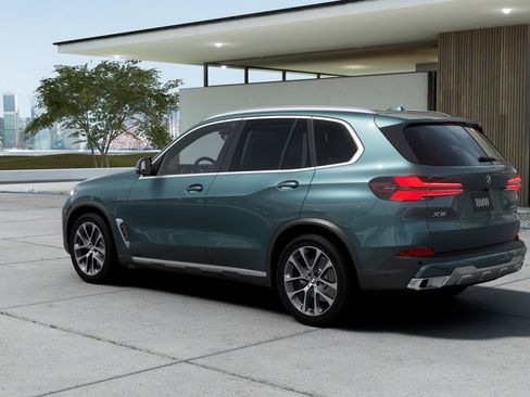 Used 2026 BMW X5 sDrive40i w/ Climate Comfort Package RWD image 2