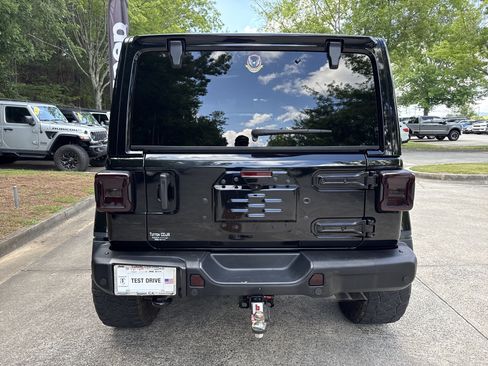Used 2022 Jeep Wrangler Unlimited Rubicon w/ Trailer Tow Package AWD/4WD image 6