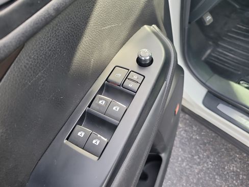 Used 2014 Toyota Highlander Limited w/ Driver Technology Package FWD image 17