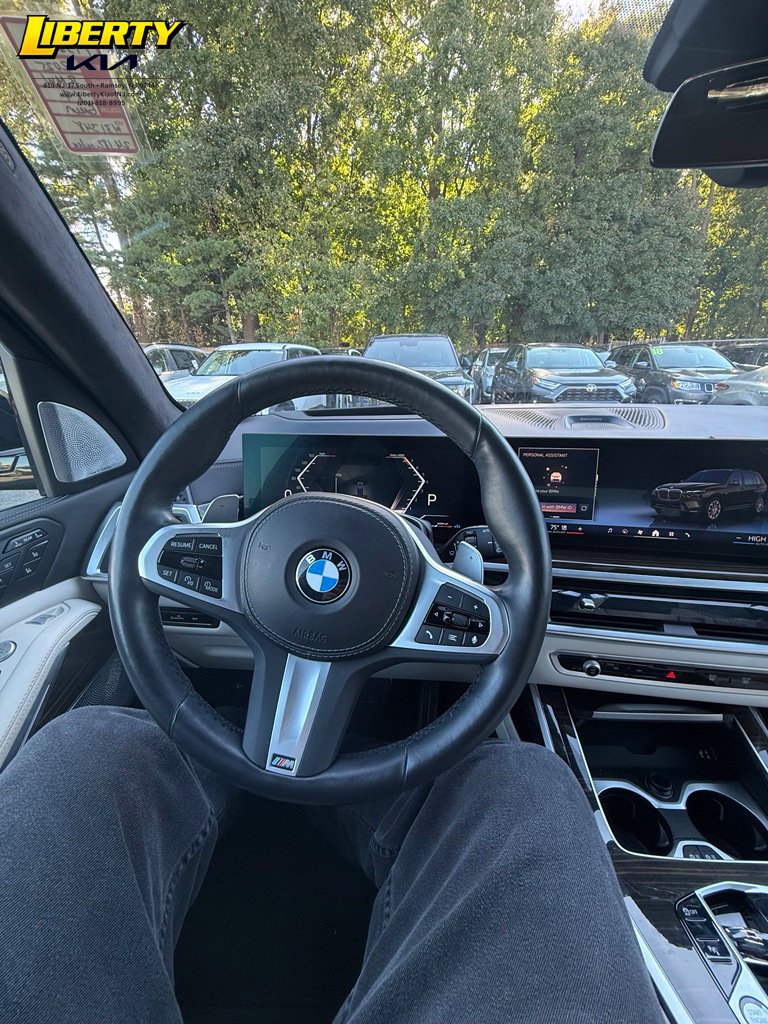 Used 2025 BMW X7 xDrive40i w/ Executive Package AWD/4WD image 12
