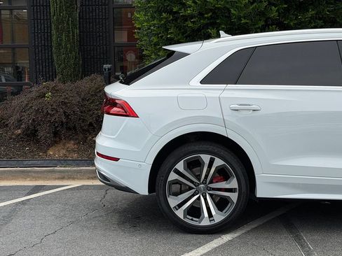 Used 2019 Audi Q8 Prestige w/ Luxury Package AWD/4WD image 22