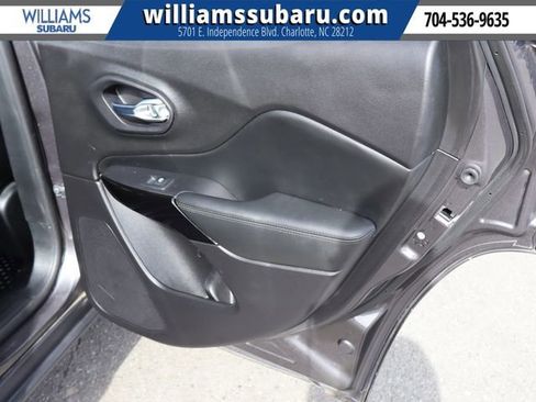 Used 2020 Jeep Cherokee Latitude Plus image 35