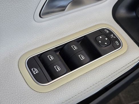 Certified 2021 Mercedes-Benz A 35 AMG 4MATIC image 23