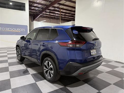 Used 2022 Nissan Rogue SV image 7