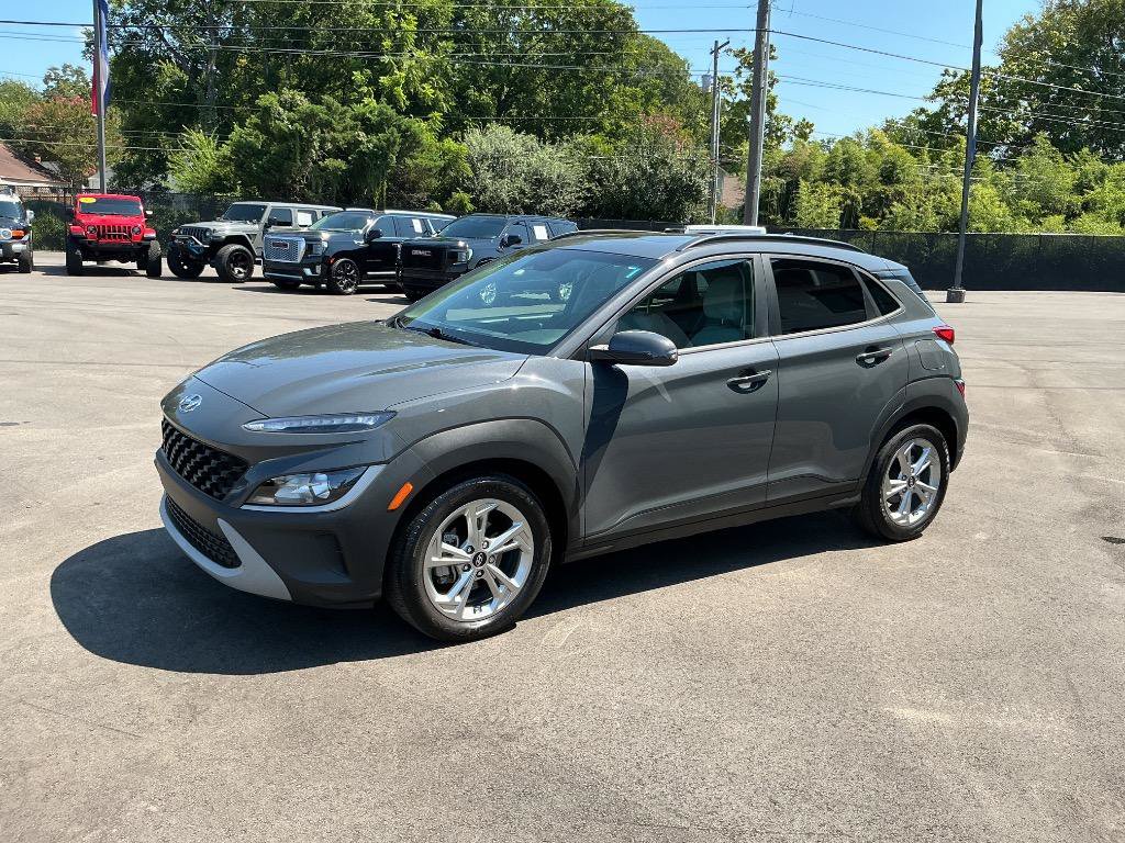 Used 2023 Hyundai Kona SEL w/ Convenience Package FWD image 3