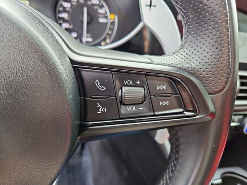 Used 2023 Alfa Romeo Giulia Veloce image 32