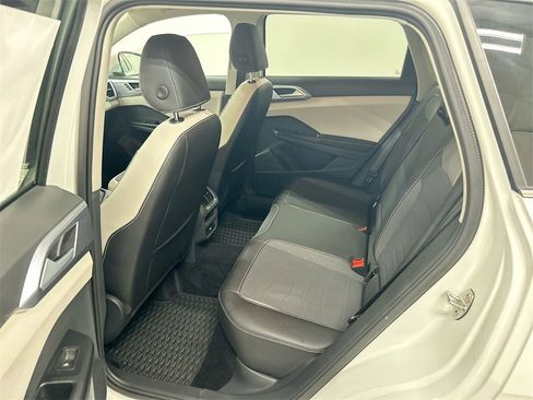 Certified 2025 Volkswagen Taos SE image 14