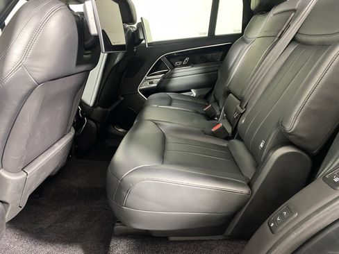 Used 2023 Land Rover Range Rover Long Wheelbase SE image 24