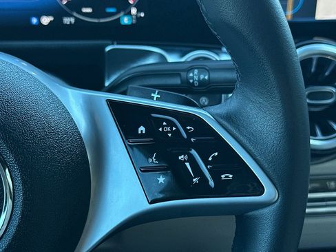 Certified 2025 Mercedes-Benz GLB 250 GLB 250 image 28