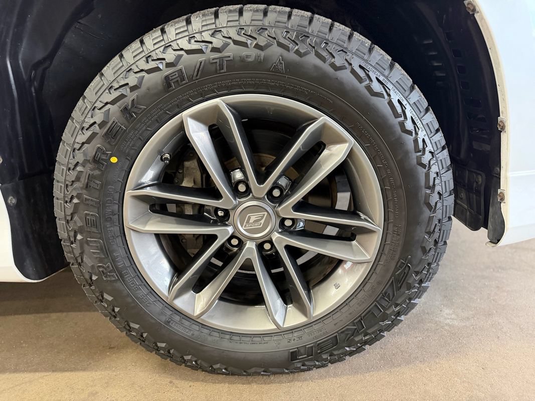 Used 2018 Lexus GX 460 Premium w/ Premium Package AWD/4WD image 35