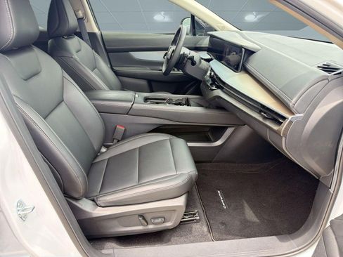 Certified 2025 Nissan Murano SL AWD/4WD image 30