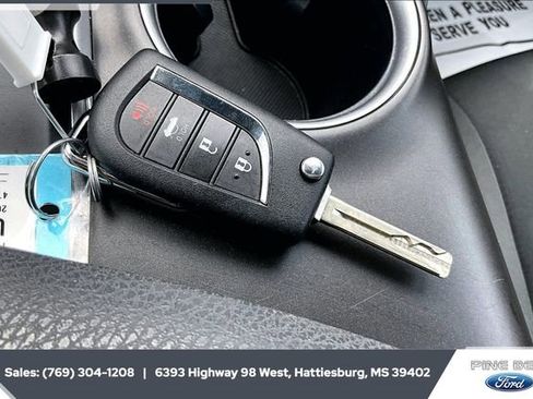 Used 2024 Toyota Camry LE image 9