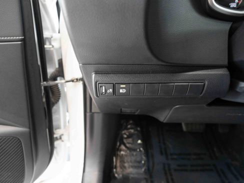 Used 2024 Toyota Corolla SE FWD image 11
