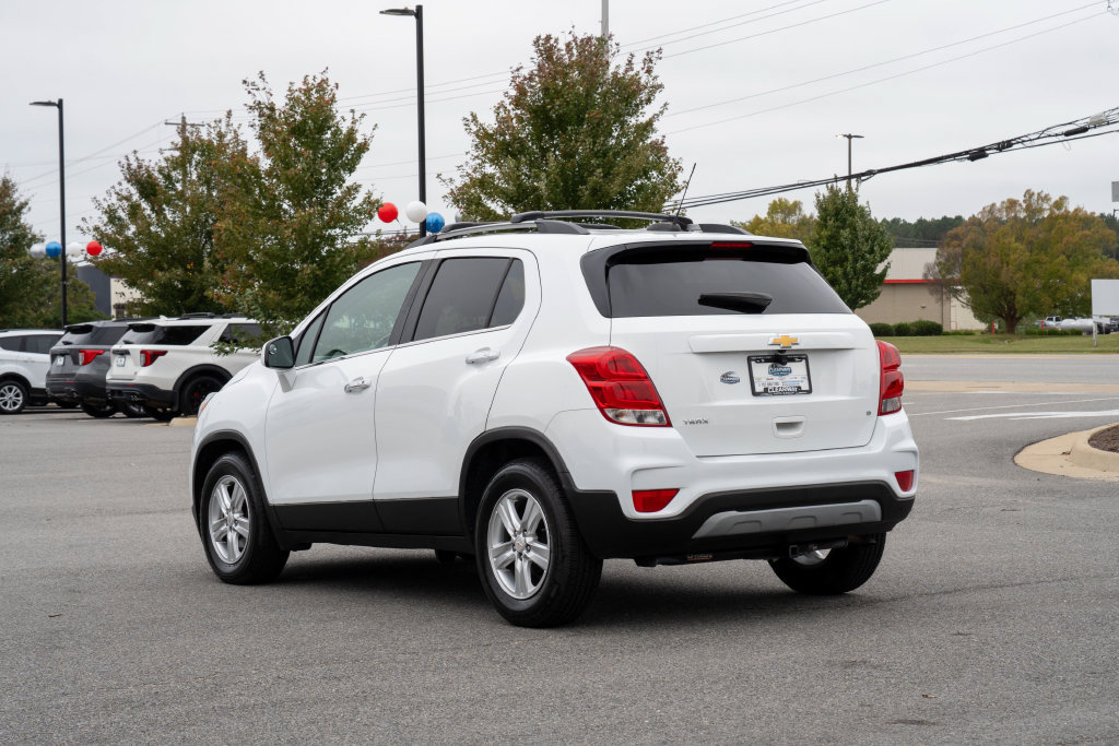 Used 2018 Chevrolet Trax LT w/ LT Convenience Package FWD image 5