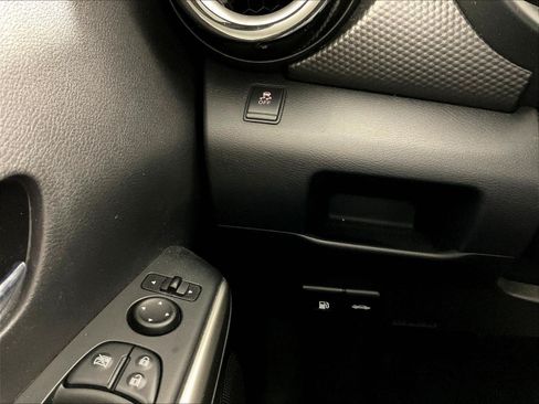 Used 2019 Nissan Kicks SV FWD image 15