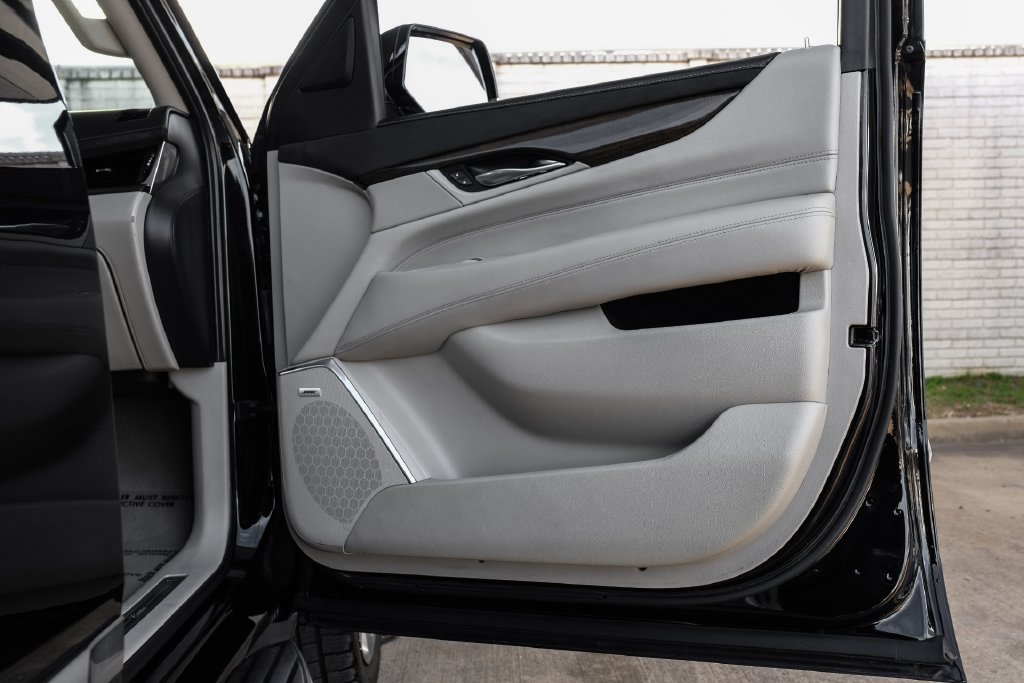 Used 2019 Cadillac Escalade ESV Luxury AWD/4WD image 54